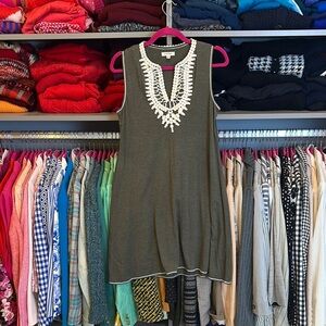 Max Studio greenish gray sleeveless embroidered v neck dress size XS